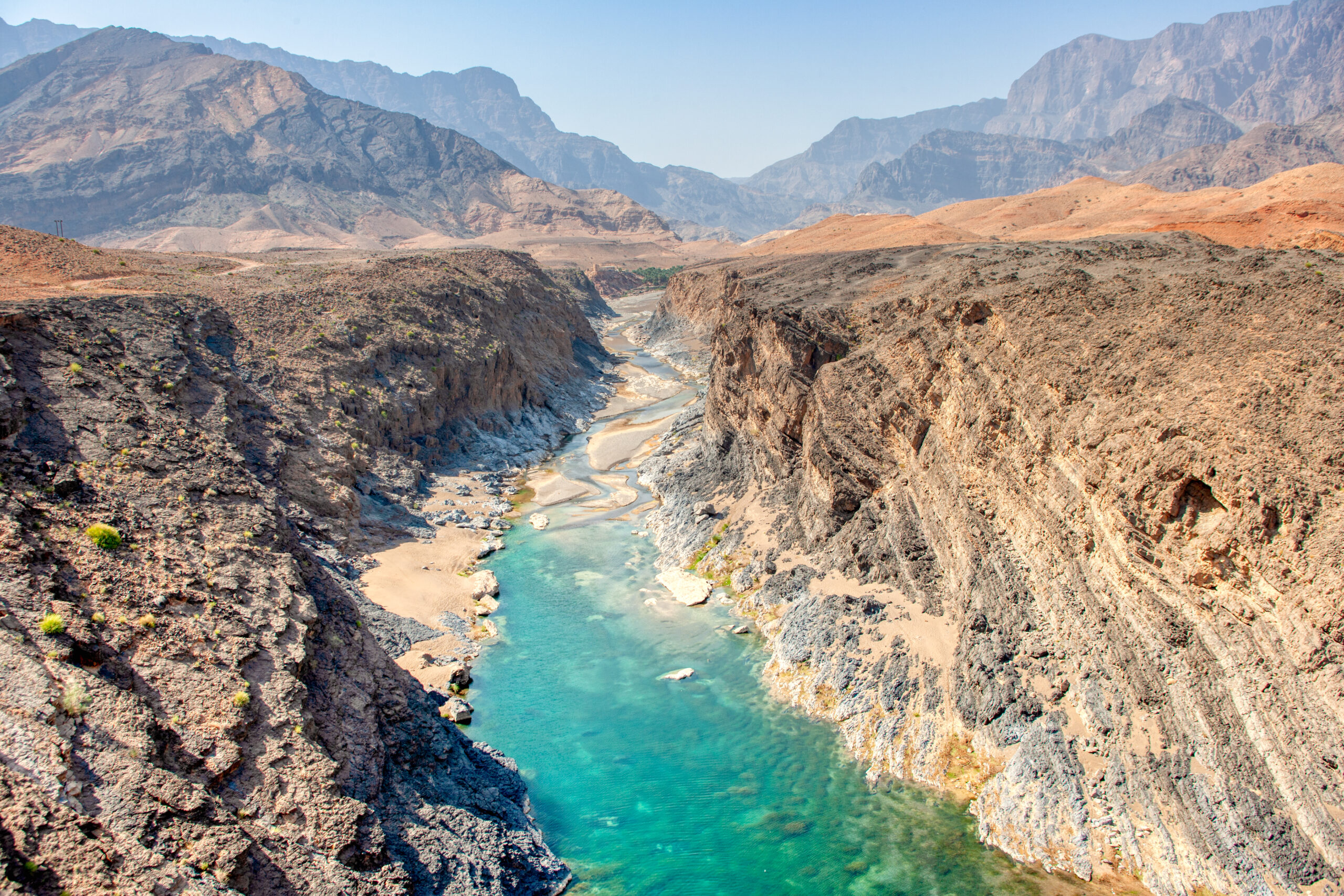 Read more about the article Oman Travel Guide: An Oasis of Culture and Natural Wonders